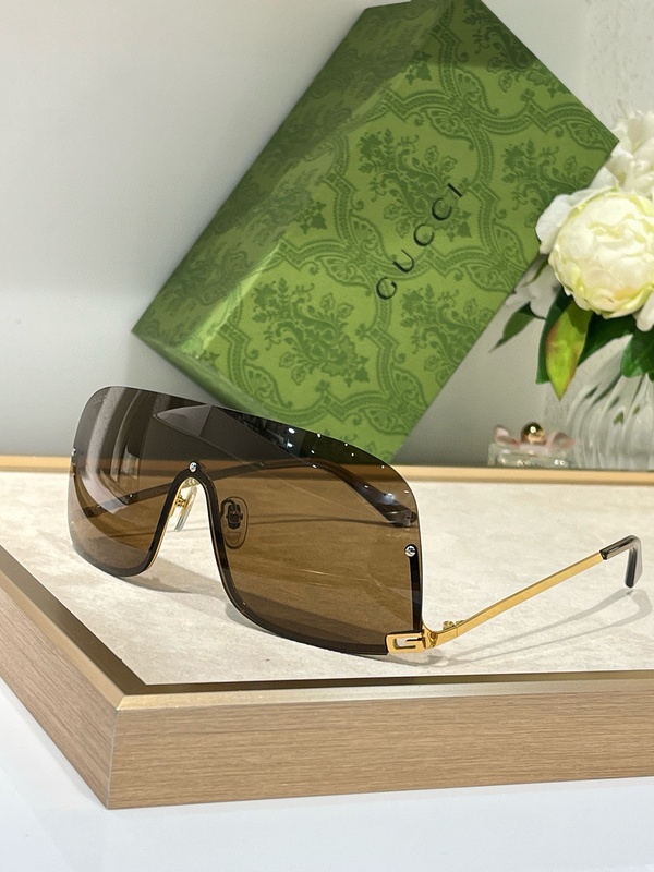 Gucci Sunglasses 366